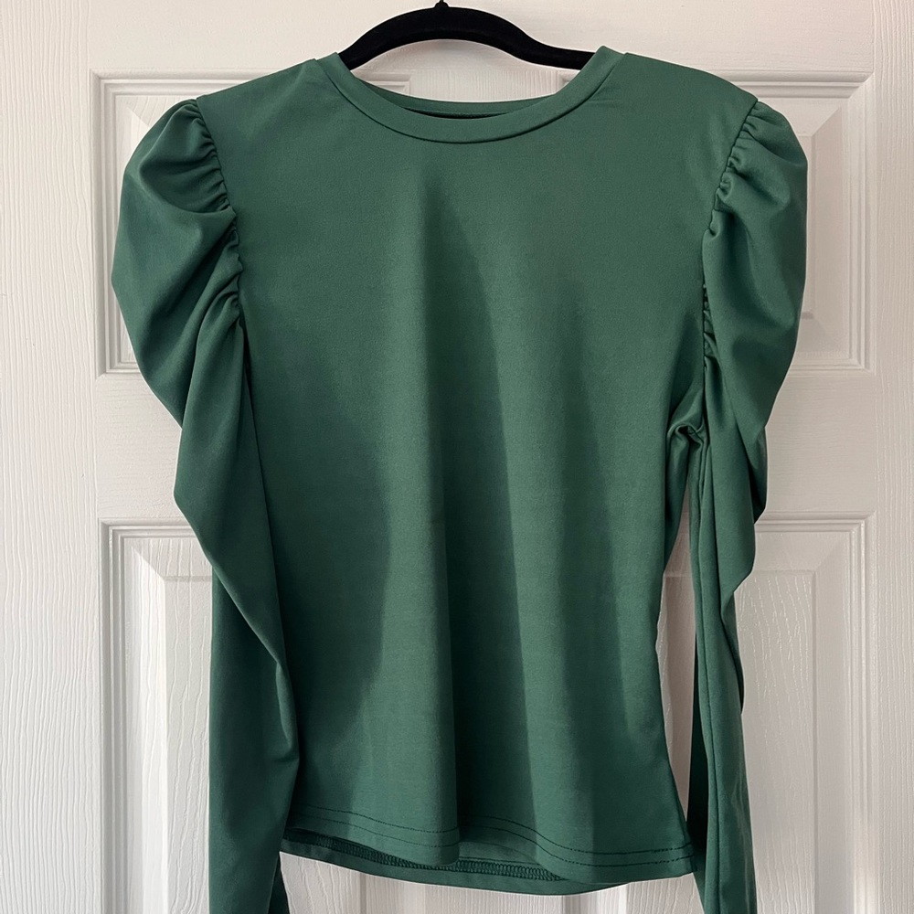 Green Puff shoulder long sleeve shirt